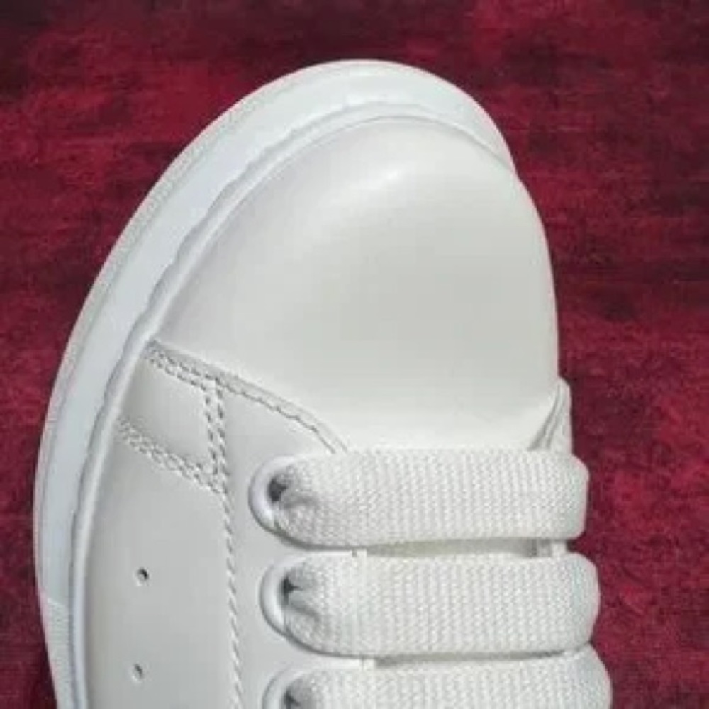 Alexander McQueen Women Sneakers - Picture 6 of 8